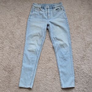 American Eagle Outfitters Light Blue Mom Jeans.